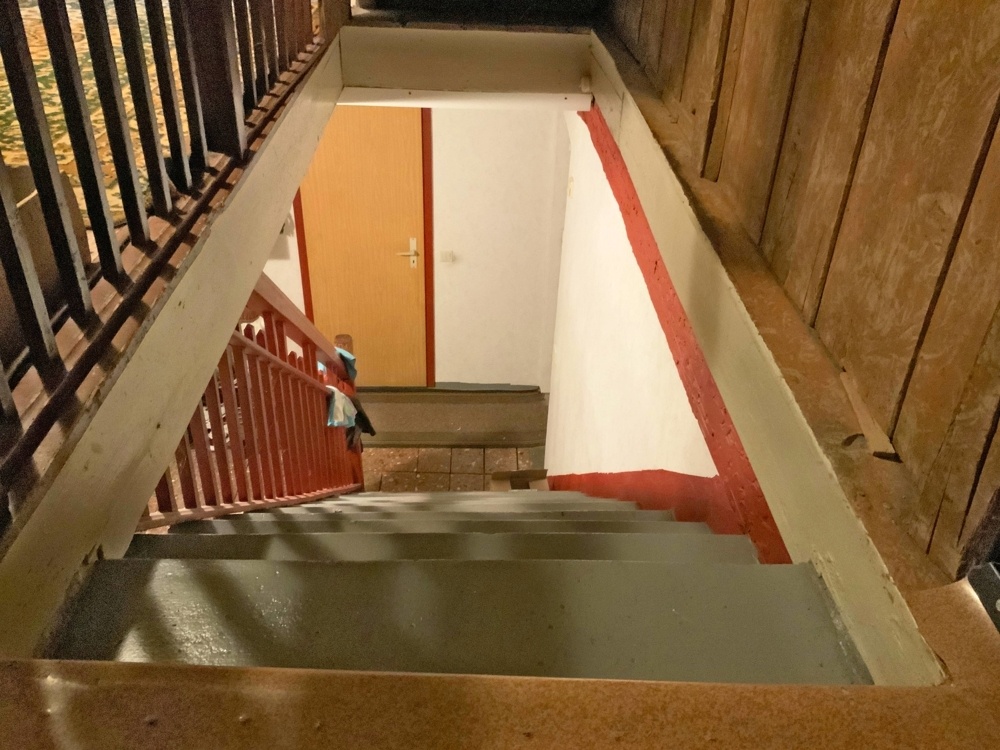 Treppe ins Obergeschoss