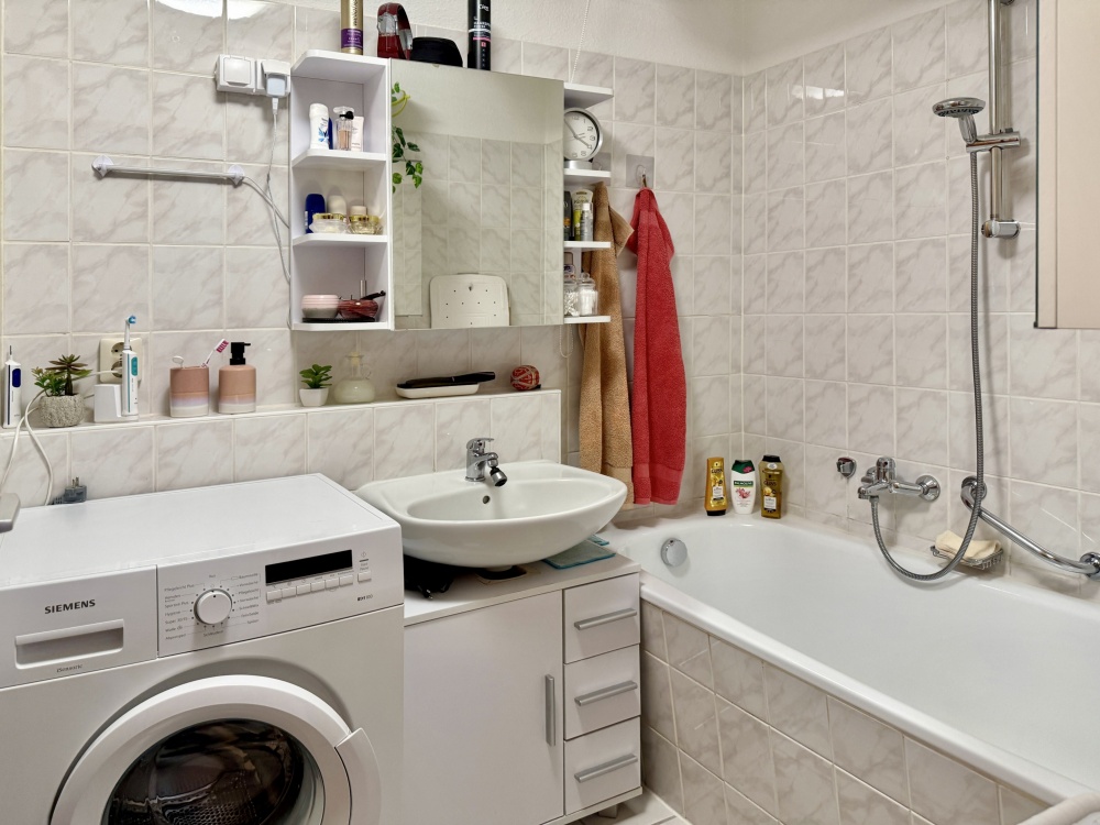 Bad mit Wanne
