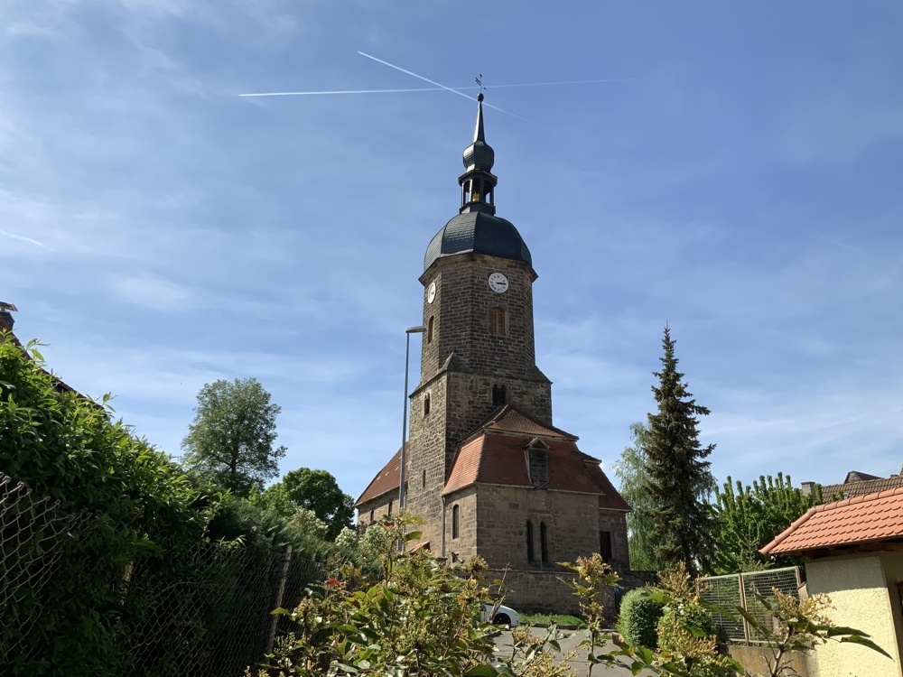 Kirche im Ort