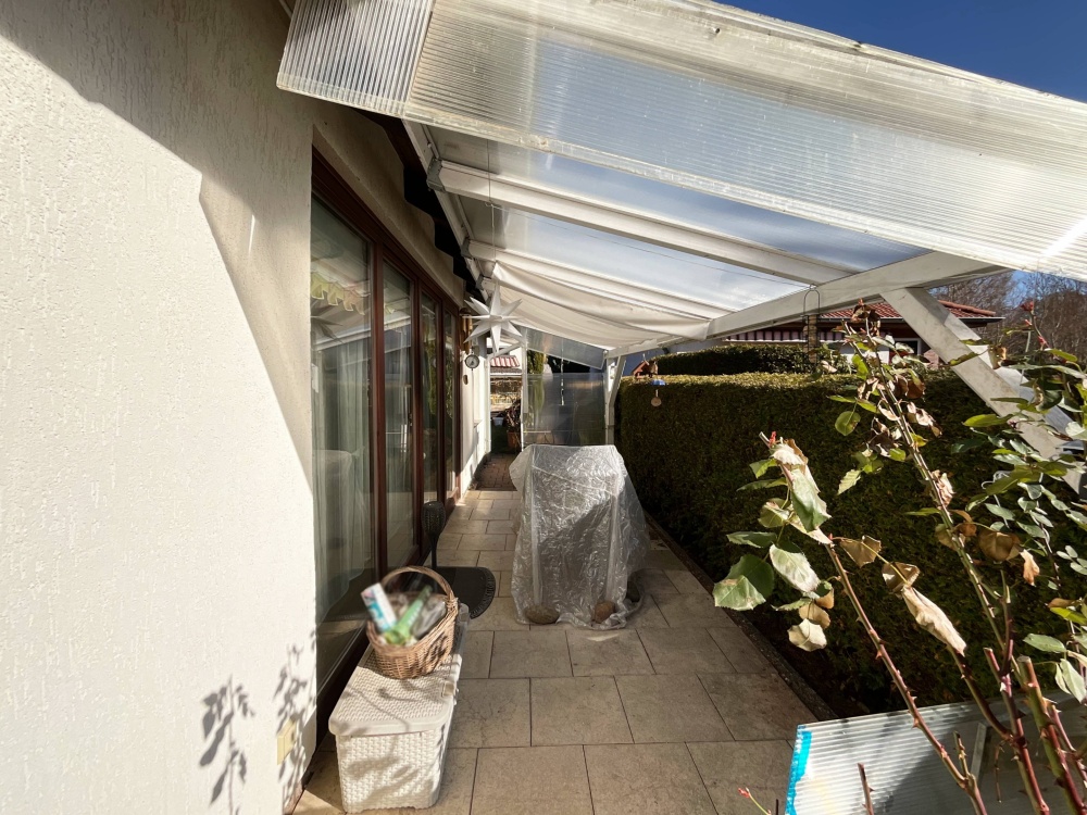 überdachte Terrasse