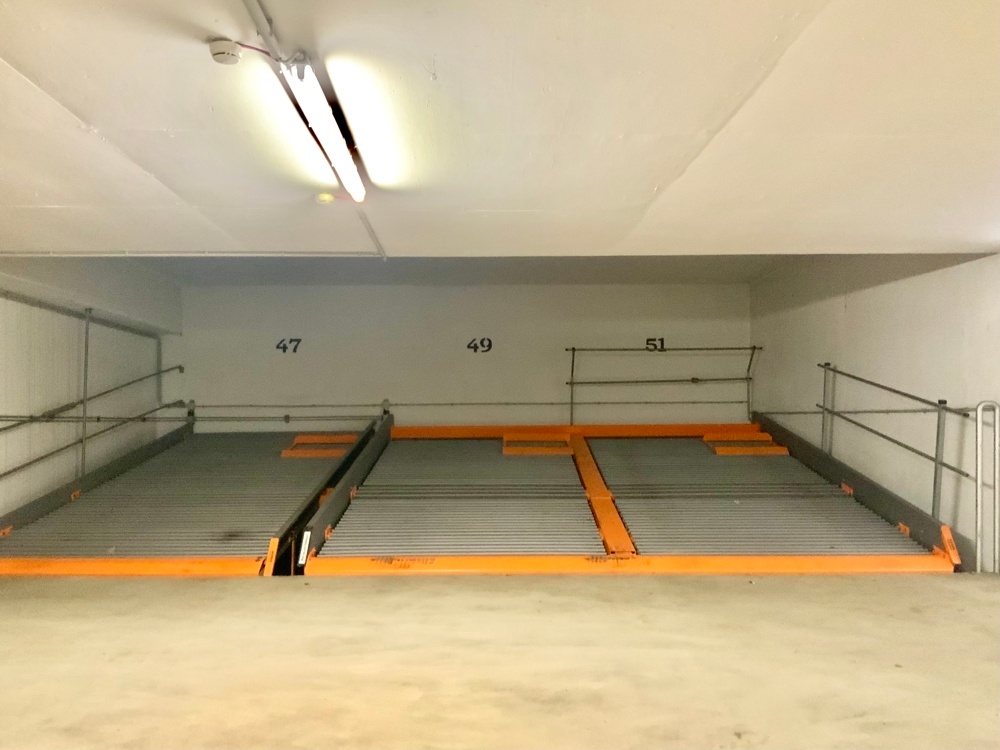 Tiefgaragenstellplatz im Vierfachparker