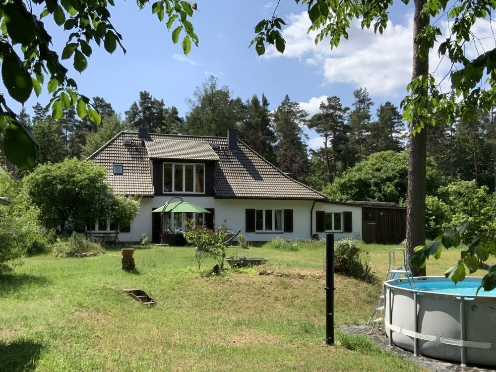 Blick übers Grundstück