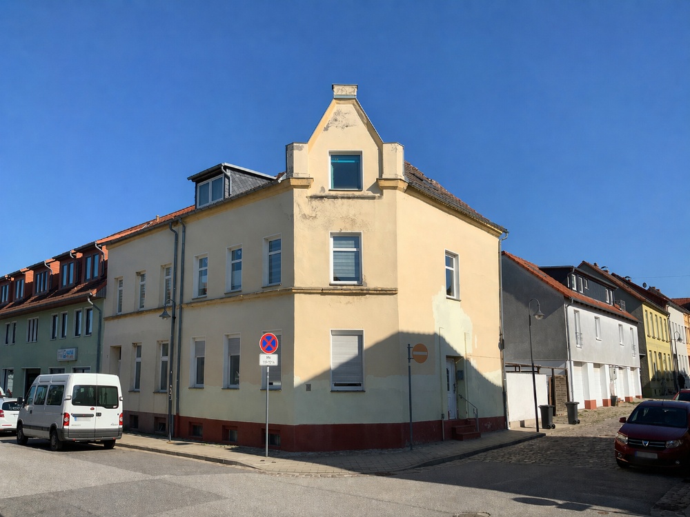Straßenansicht Altbau