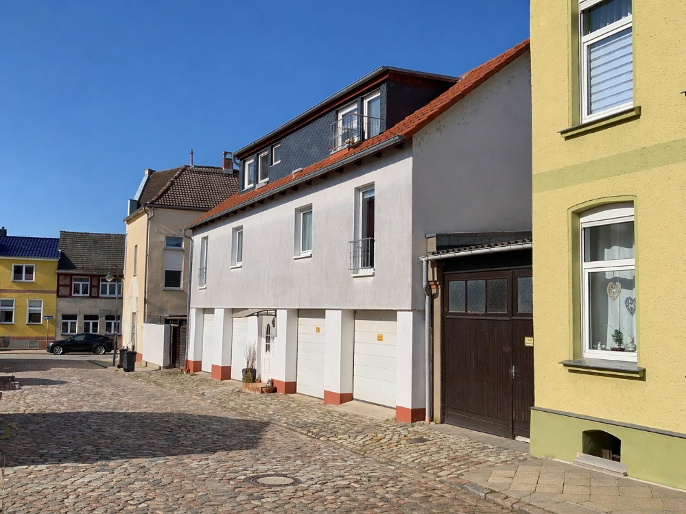 Straßenansicht Neubau