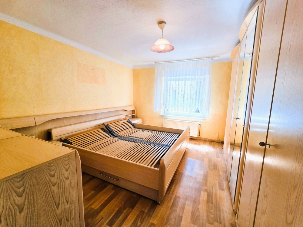 Schlafzimmer 1 