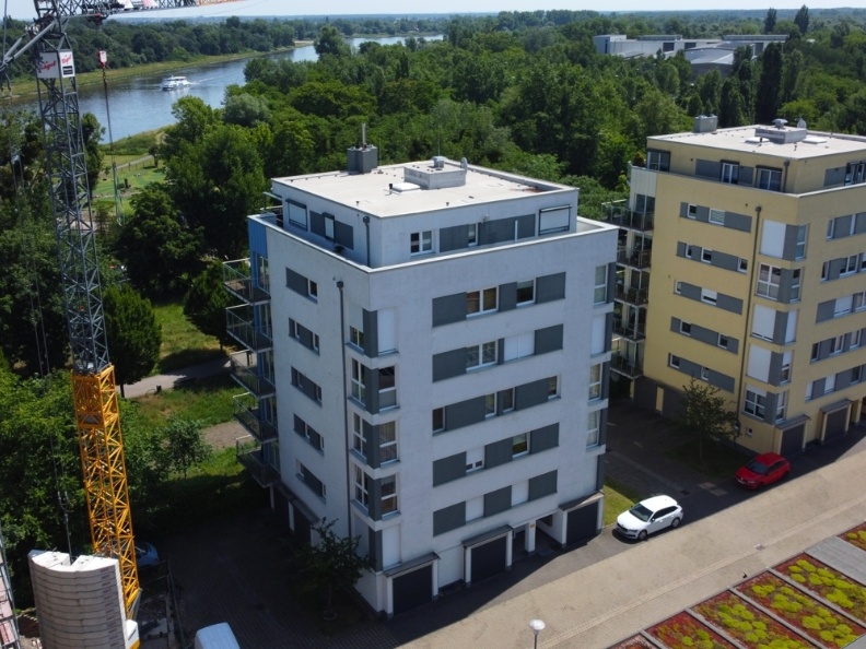 Frontansicht mit Elbblick
