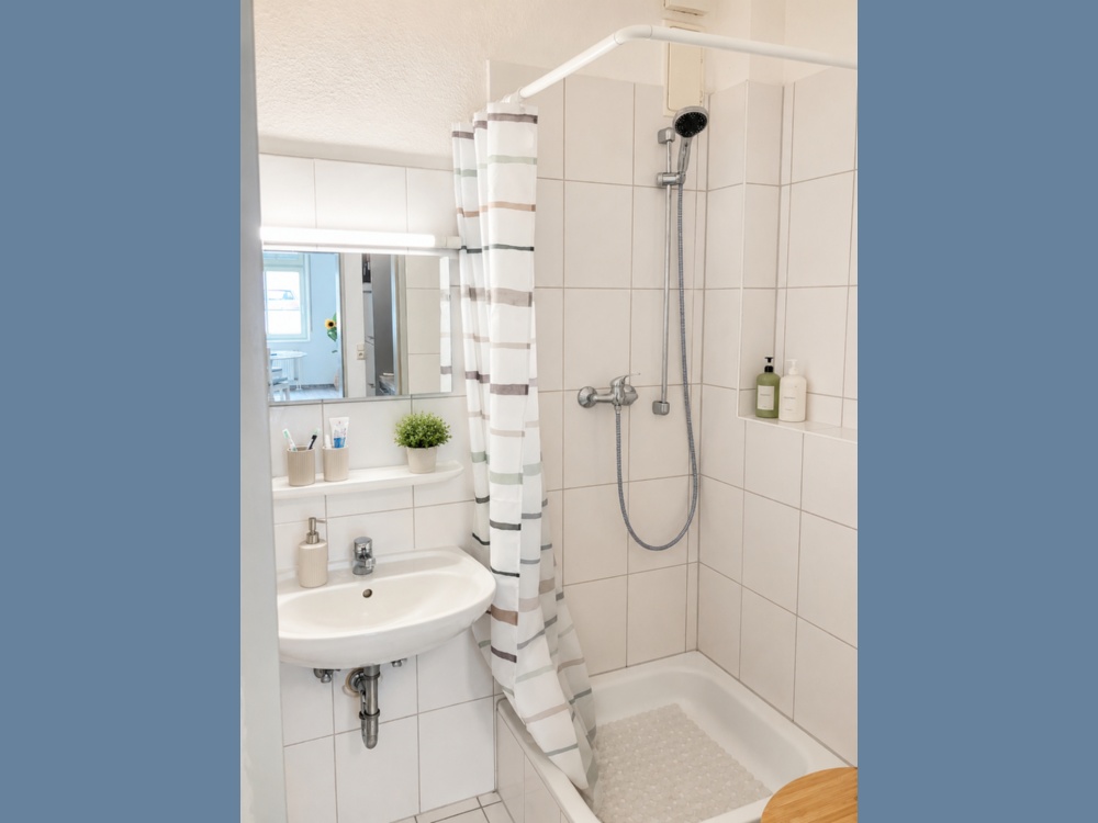 Badezimmer mit Dusche