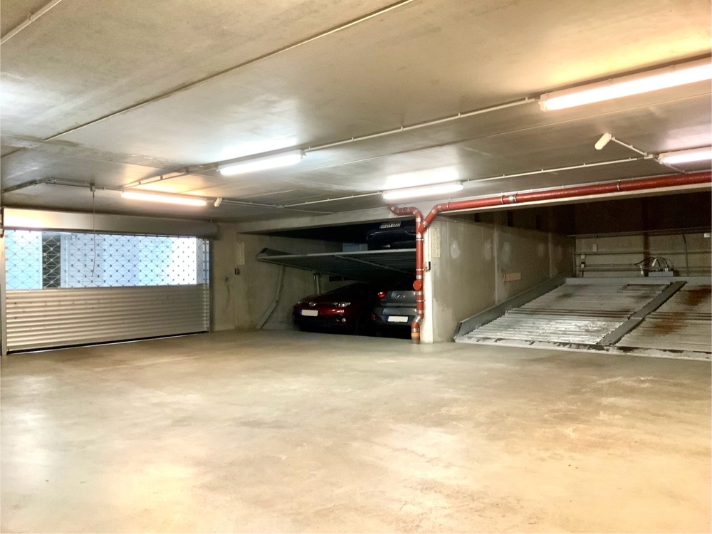 Geräumige Tiefgarage