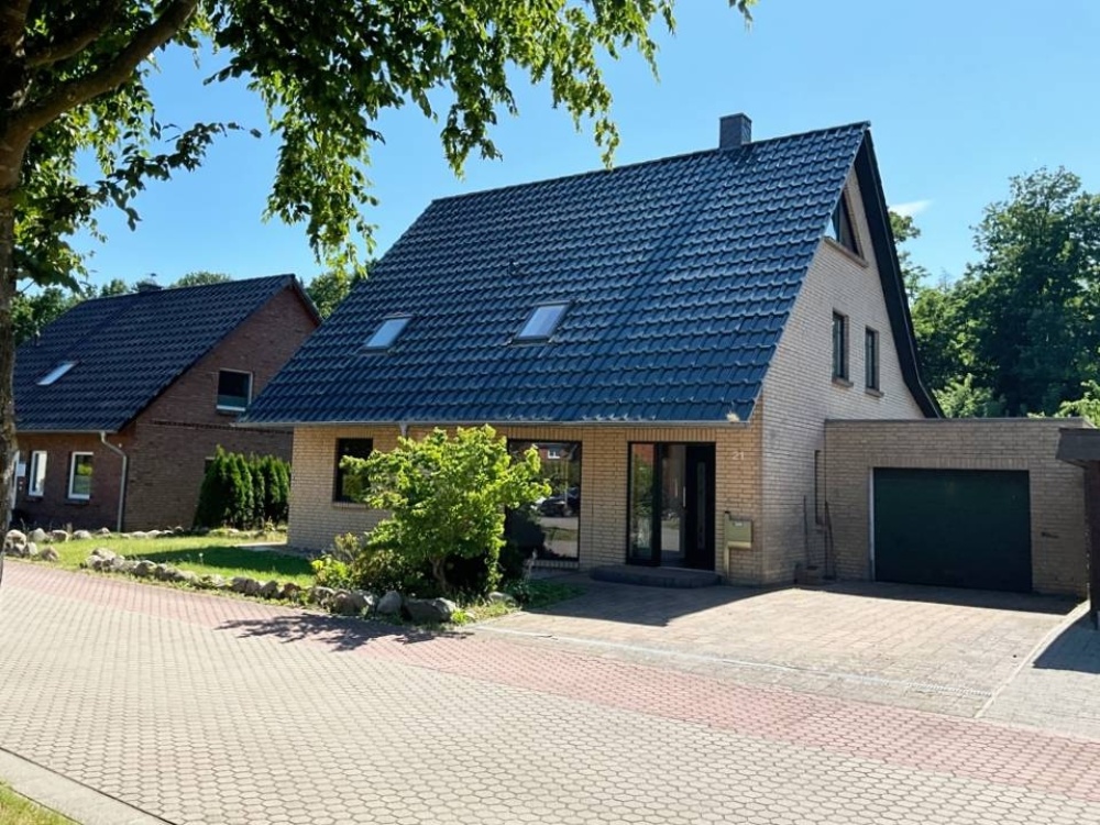Seitenanischt mit Blick auf die Garage