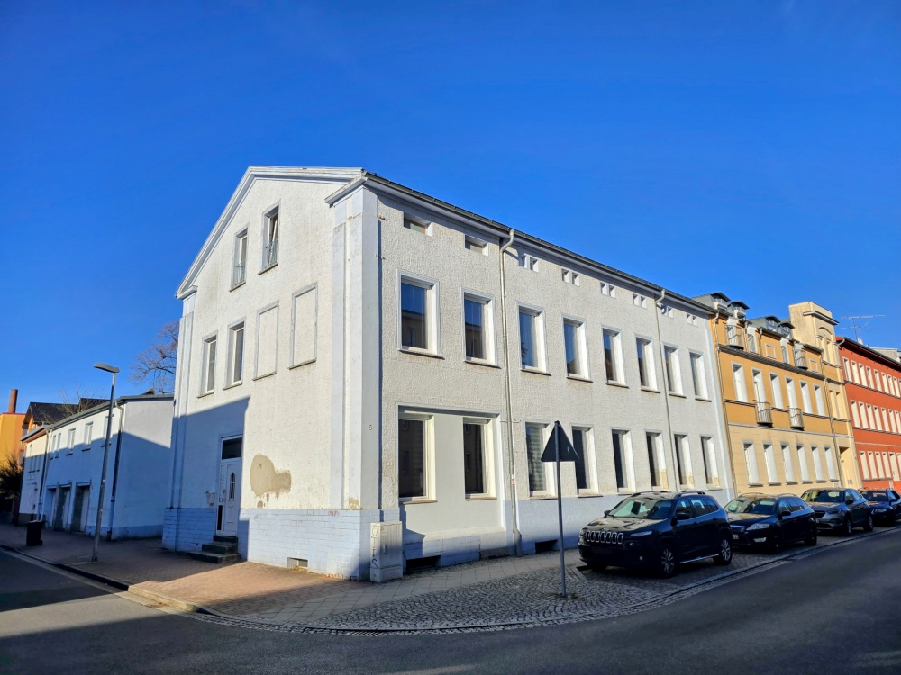 MFH mit Garagen