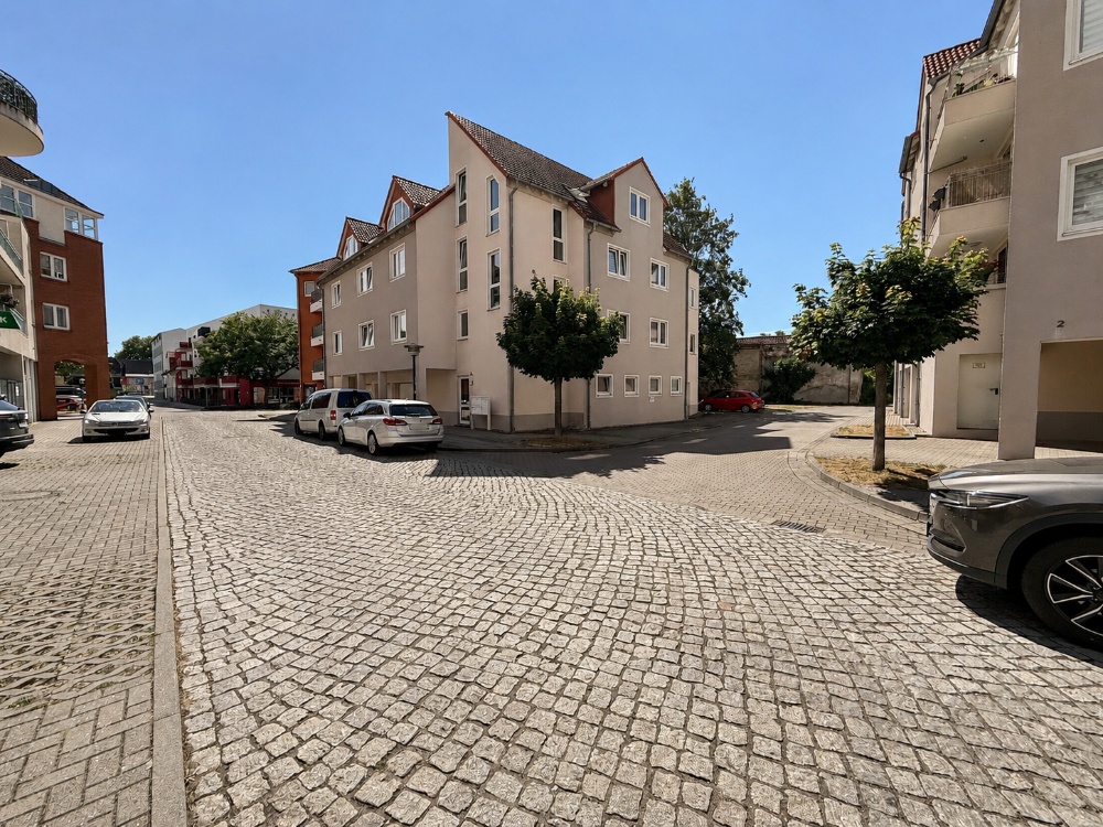 Zufahrt Pkw-Stellplätze