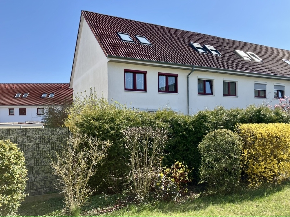 seitliche Hausansicht Rückseute