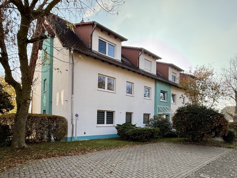 Straßenansicht Wohnhaus