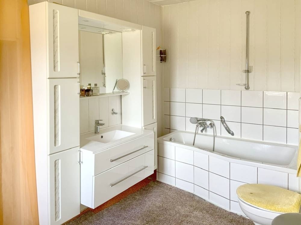 Bad mit Wanne