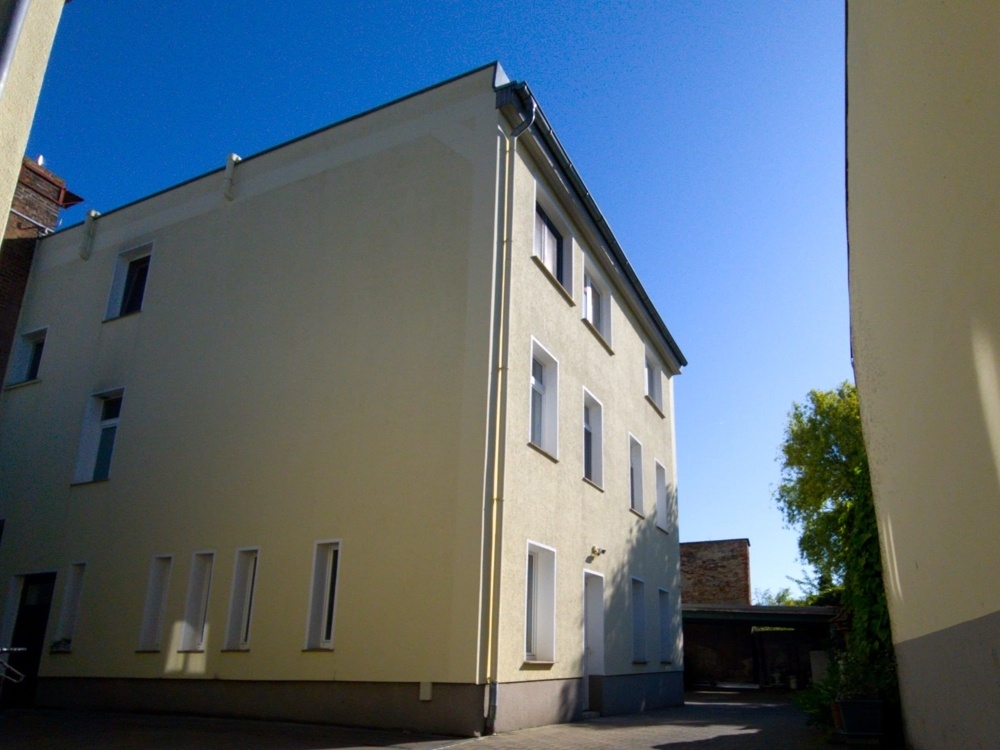 Hinterhaus 1