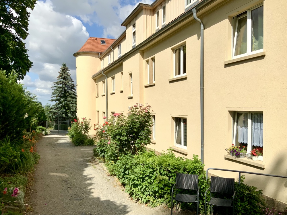 Hauseingänge in Richtung Westen