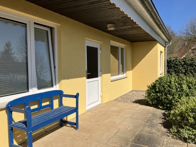 Frühstücksterrasse am Bungalow
