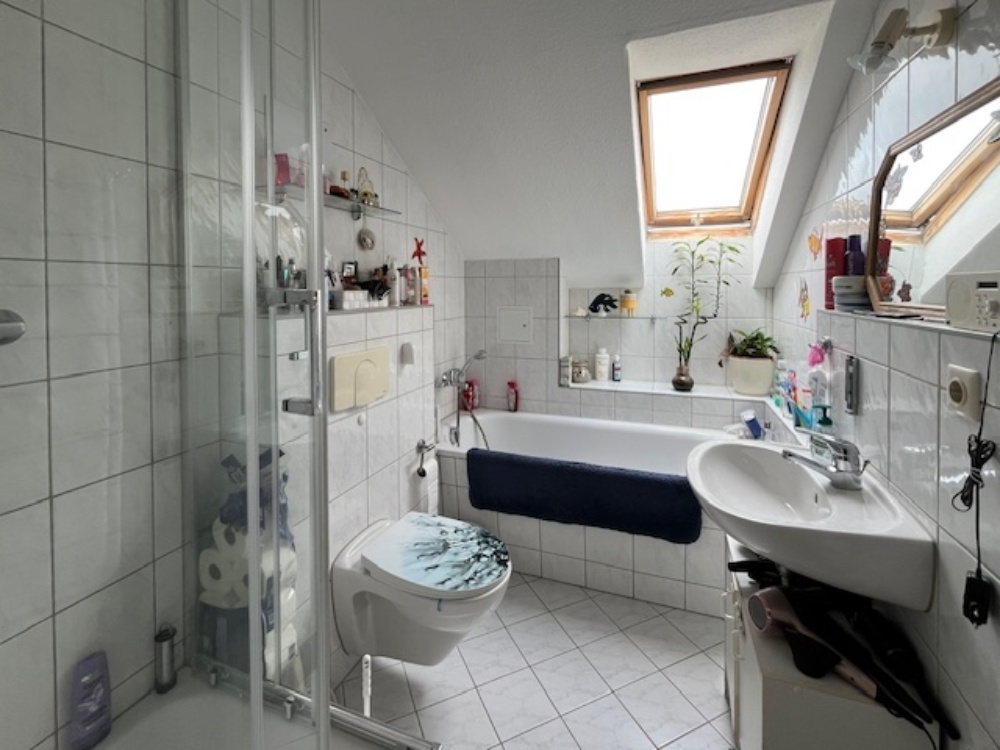 Bad im Dachgeschoss