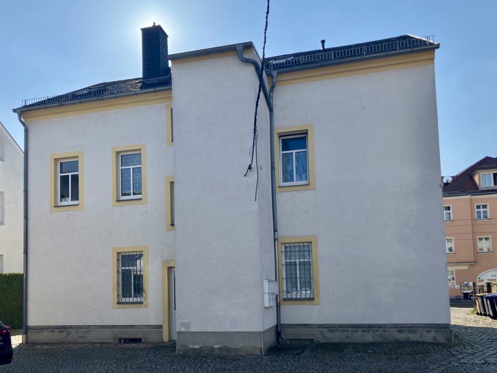 Rückansicht Mehrfamilienhaus