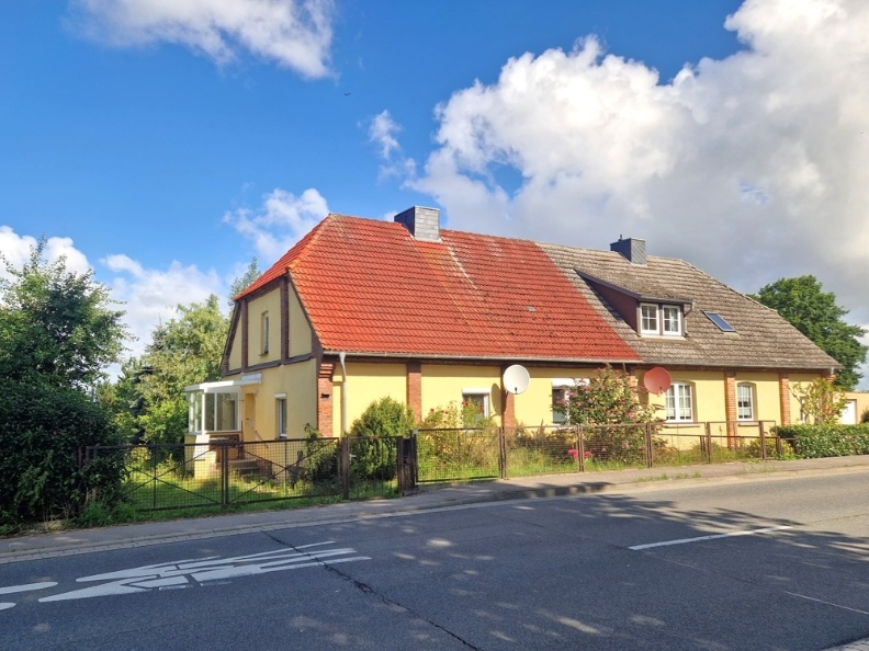 Straßenseitige Ansicht