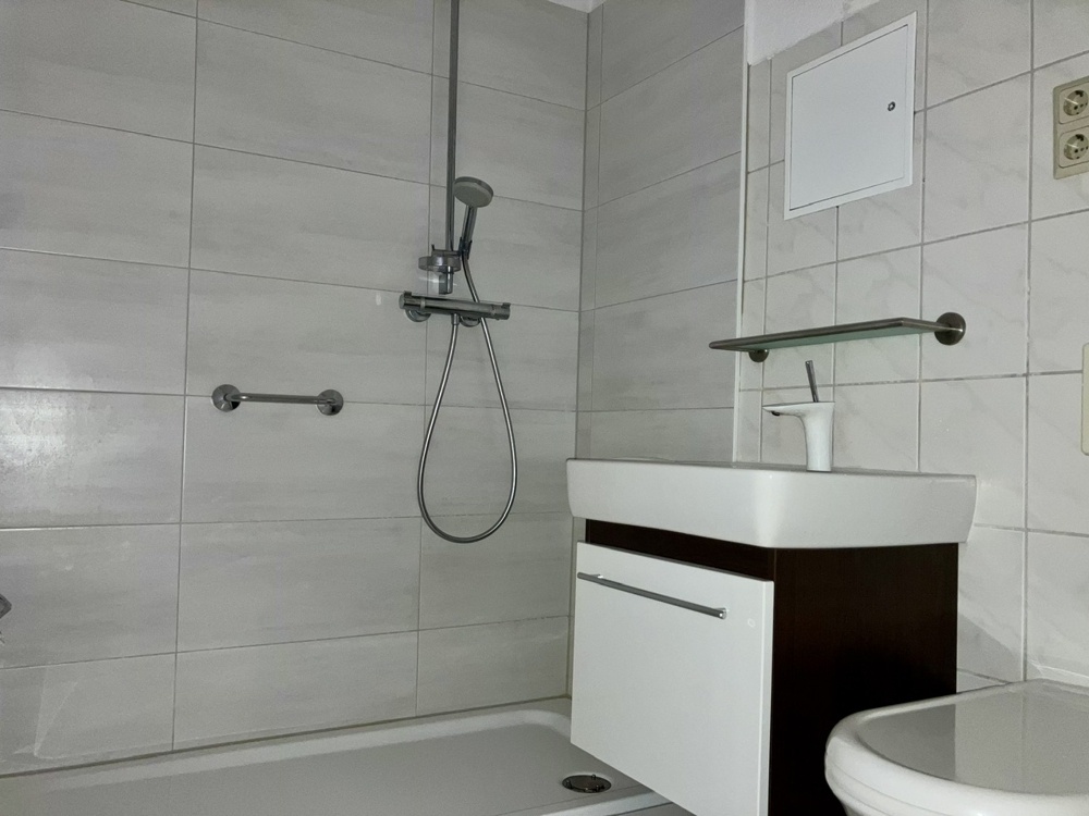 Bad mit Dusche