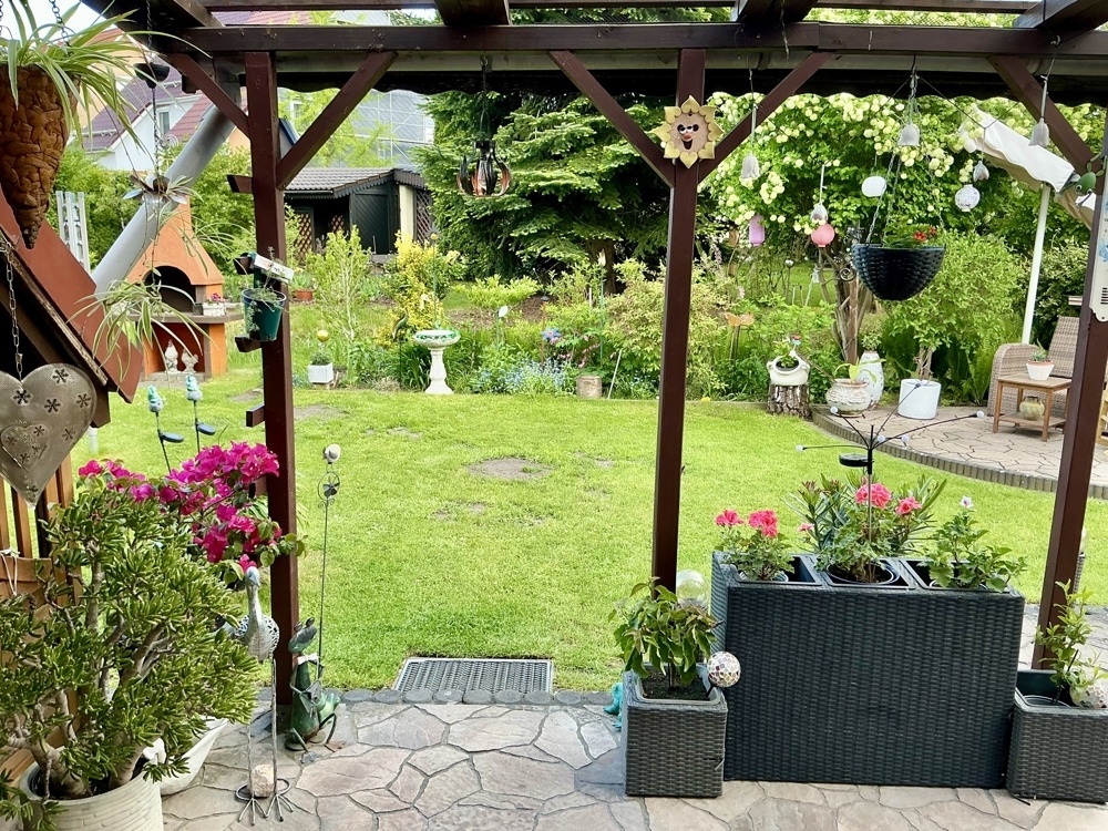 Terrasse mit Gartenblick