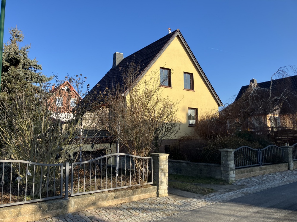 Straßenansicht West