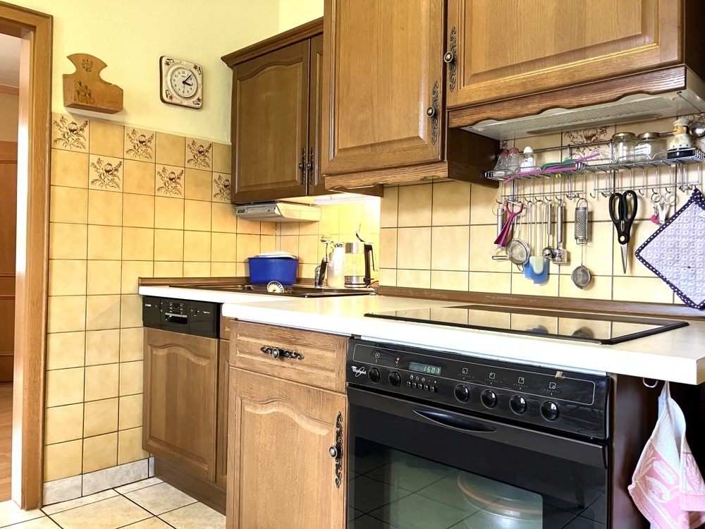 Küche mit Küchenzeile