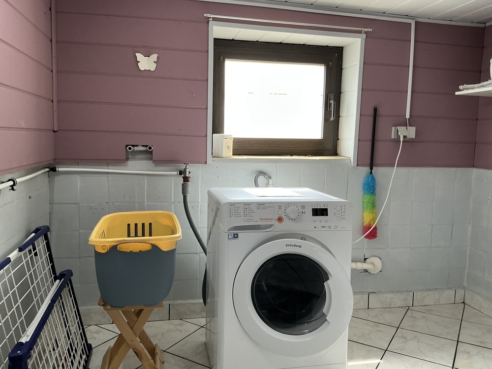 Keller li.Seite WM Anschluß