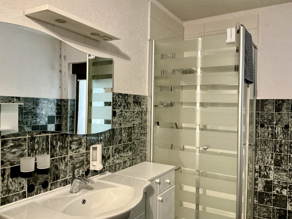 Bad Dusche Wanne EG li.Seite