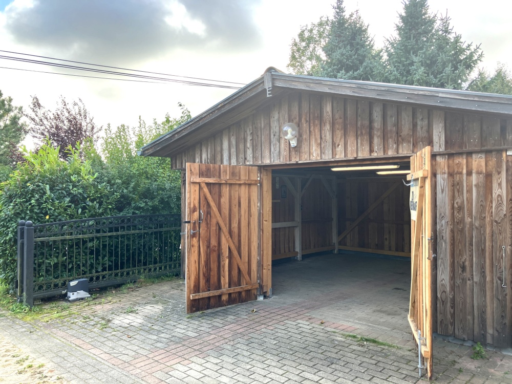 Holzgarage
