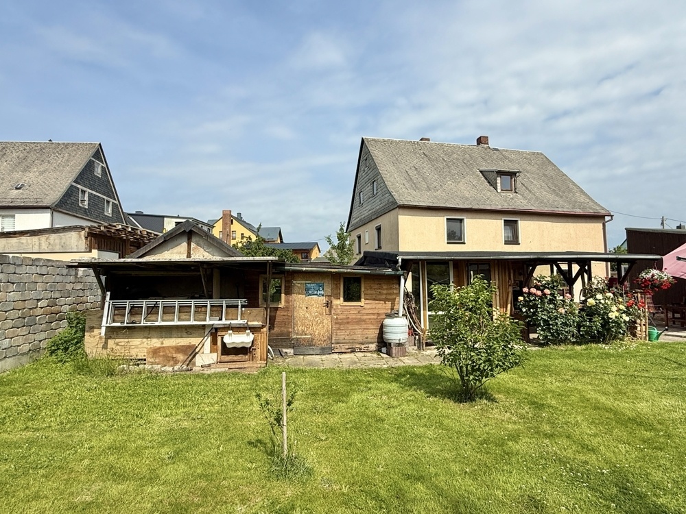 Garten mit Nebengelass