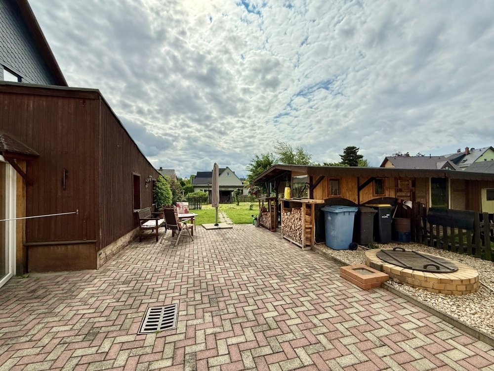 Hinterhof mit Gartenblick