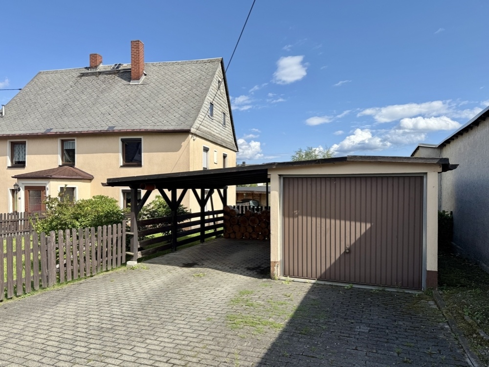 Garage und Carport