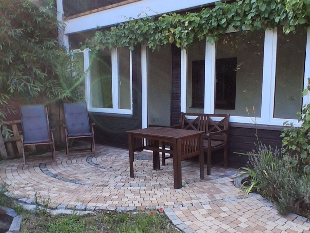 Süd-Terrasse Nebengebäude
