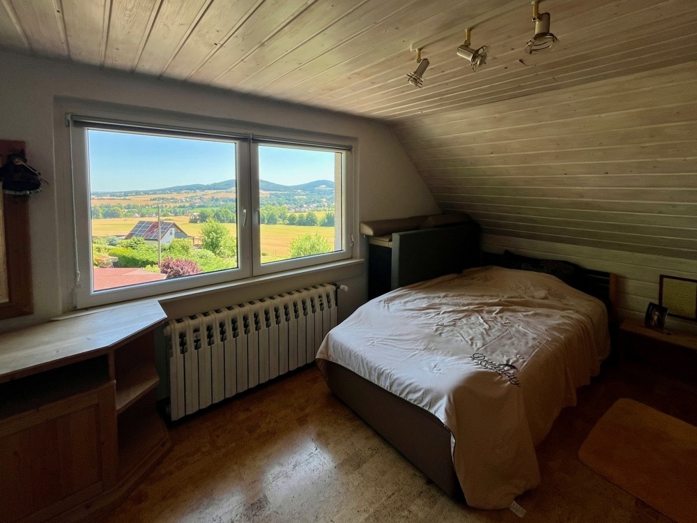 Schlafzimmer Haupthaus DG