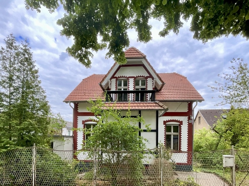 Straßenansicht