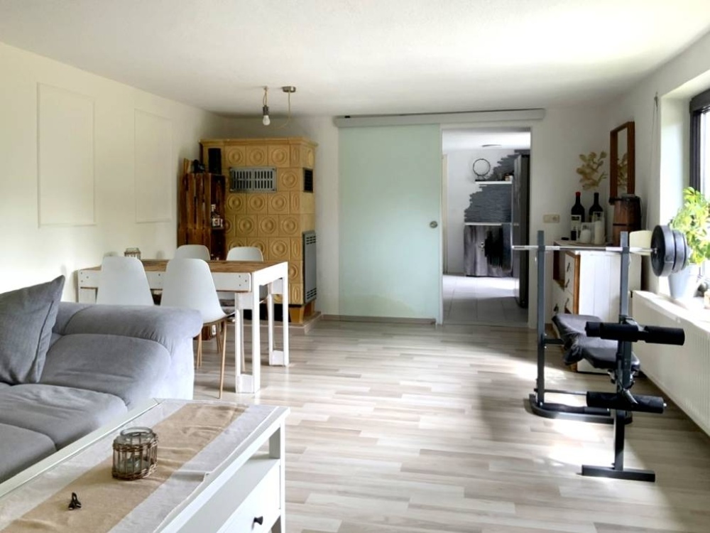 Wohnzimmer mit Blick zur Küche Wohnzimmer mit Blick zur Küche