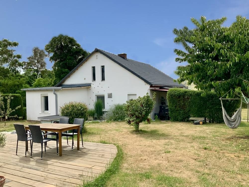 Blick vom Grundstück zum Haus Blick vom Grundstück zum Haus
