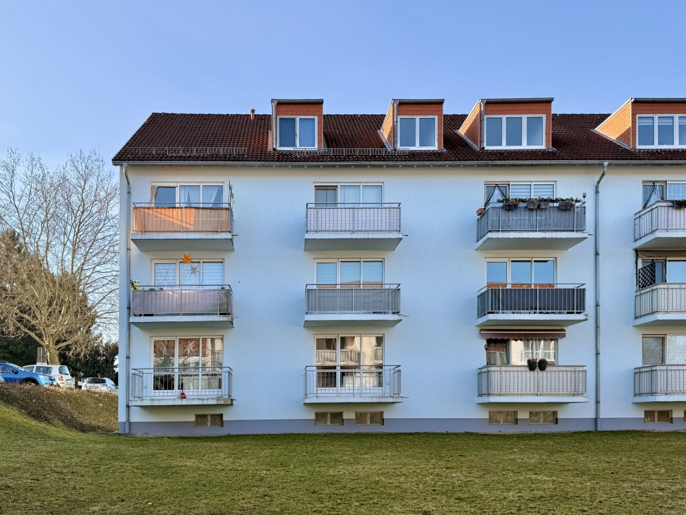 Rückseite mit Balkon