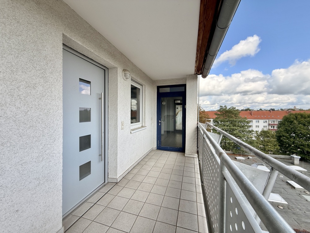 Laubengang mit Wohnzugang