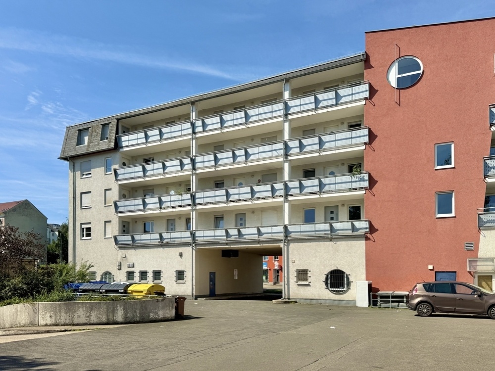 Rückseite mit Balkonen