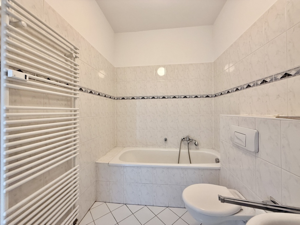 Bad mit wanne
