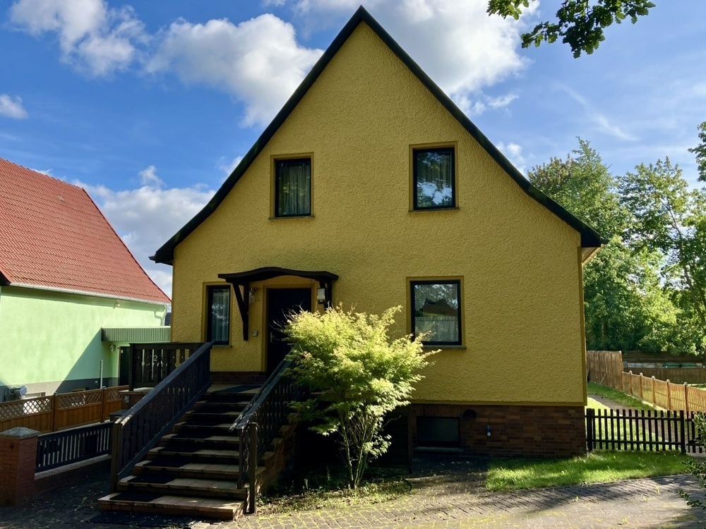 Giebelseite mit Hauseingang