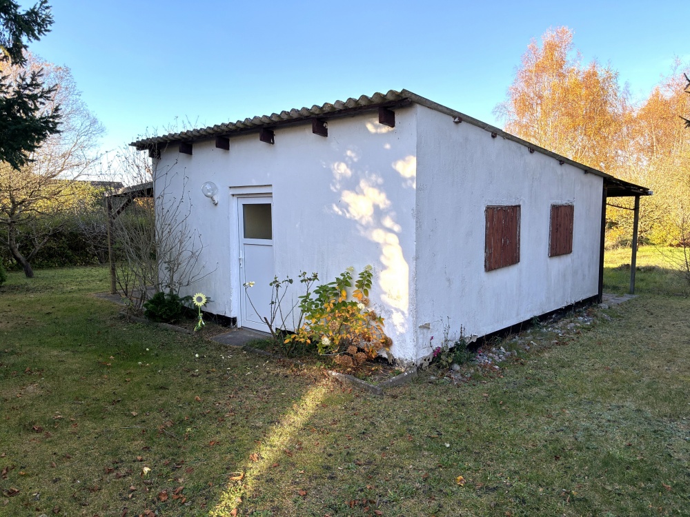 Massives Nebengelass