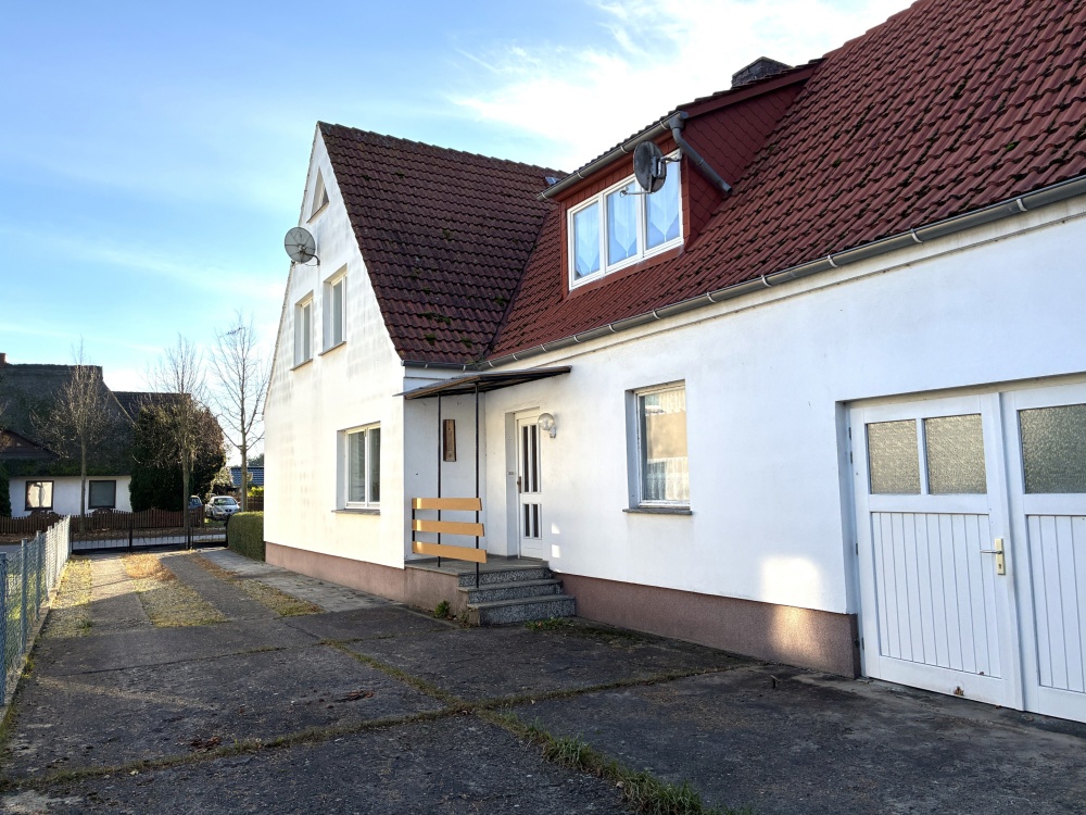 Außenansicht Einfahrt