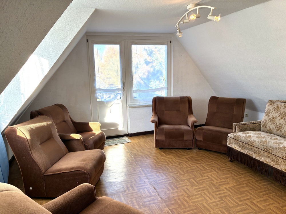 Zimmer im Dachgeschoss mit Außeneingang