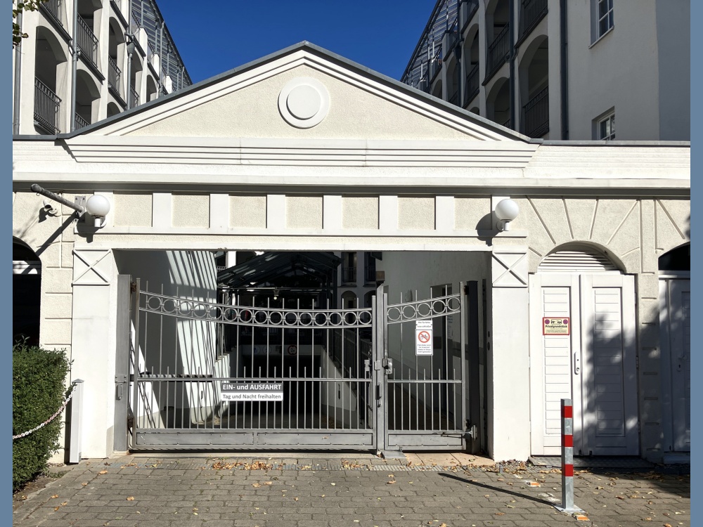 Einfahrt zur Tiefgarage