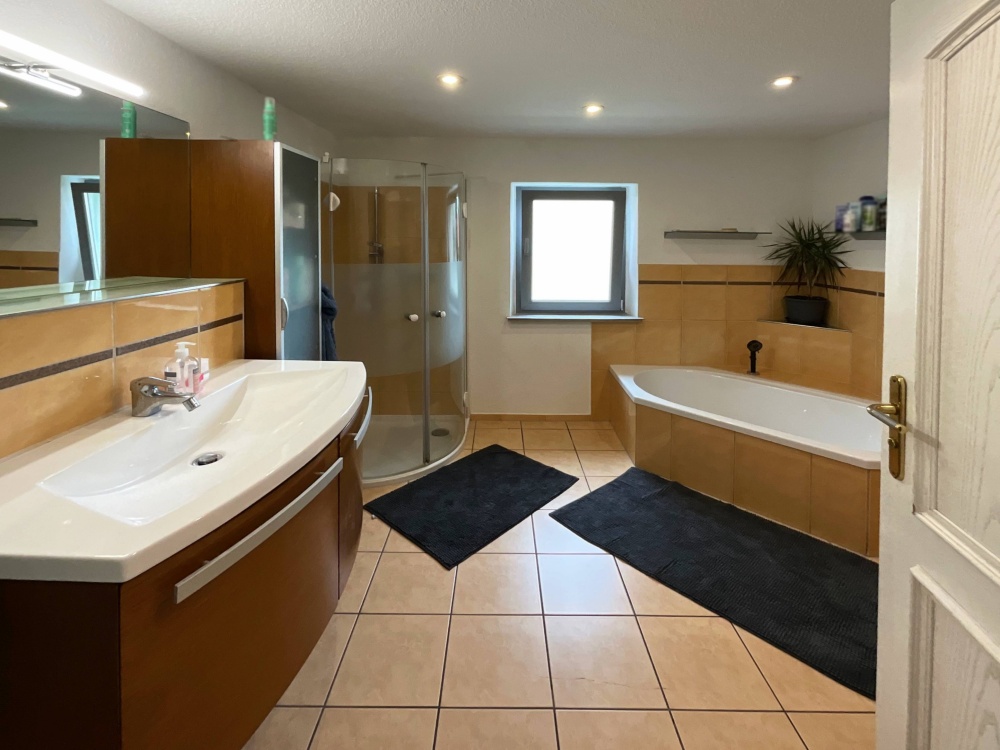 Badezimmer im Erdgeschoss