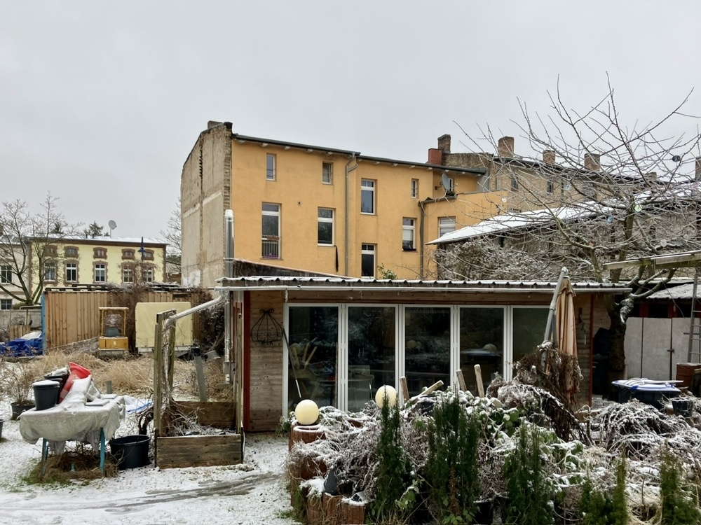 Rückansicht mit Chalet